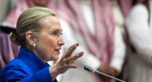 Clinton expresó sus dudas acerca de si Irán tiene la intención de negociar una solución. | Foto AP