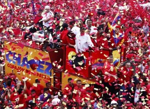 El Presidente de la República, Hugo Chávez, manifestó este lunes que “somos un pueblo invicto y seguiremos invictos porque el 7 de octubre tendremos una gran victoria política y Revolucionaria”.