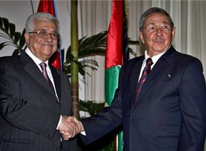 El presidente palestino Mahmoud Abbas intercedió ante el gobernante cubano Raúl Castro a favor de la liberación del contratista estadounidense Alan P. Gross, condenado a 15 años de prisión en la isla.