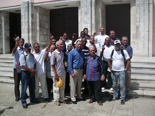 Los recientemente excarcelados del grupo de los 75, Arnaldo Ramos Lauserique, Angel Dias Fleitas, Angel Moya Acosta, y Diosdado Marrero, junto a integrantes ...