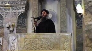 El líder del Estado Islámico, Abu Bar al-Baghdadi, en una de sus pocas apariciones públicas (Reuters)