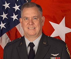 Brigadier General John Adams veterano de la Operación Tormenta del Desierto, en Kuwait en 1991, y del operativo militar de asistencia desarrollado en Rwanda en 1996. Estuvo también desplegado como asesor en Irak y Afganistan. En Afganistán figuró en el equipo que transfirió el poder de la autoridad estadounidense a los mandos de la OTAN. En la OTAN fue representante militar de EEUU y coordinador de estrategias políticas para esa organización hasta el 2007. Fue uno de los oficiales que dirigió las operaciones de recuperación en el Pentágono tras los ataques terroristas del 9/11. Actualmente es presidente de The Guardian LLC Six Consulting, una firma de consultoría de seguridad nacional con sede en Tucson, Arizona. El reconocido militar emitió sus opiniones luego de un reciente viaje a Cuba. El artículo aparece firmado junto al cabildero David W. Jones. Brigadier General John Adams veterano de la Operación Tormenta del Desierto, en Kuwait en 1991, y del operativo militar de asistencia desarrollado en Rwanda en 1996. Estuvo también desplegado como asesor en Irak y Afganistan. En Afganistán figuró en el equipo que transfirió el poder de la autoridad estadounidense a los mandos de la OTAN. En la OTAN fue representante militar de EEUU y coordinador de estrategias políticas para esa organización hasta el 2007. Fue uno de los oficiales que dirigió las operaciones de recuperación en el Pentágono tras los ataques terroristas del 9/11. Actualmente es presidente de The Guardian LLC Six Consulting, una firma de consultoría de seguridad nacional con sede en Tucson, Arizona. El reconocido militar emitió sus opiniones luego de un reciente viaje a Cuba. El artículo aparece firmado junto al cabildero David W. Jones.