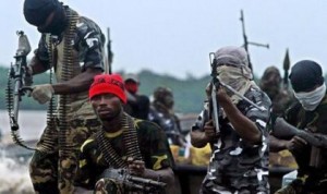 Guinea-Bissau, seis Golpes de Estado en trece años, la lucha por La Ruta del Narcotráfico: Un golpe de Estado tuvo lugar en Guinea-Bissau el 12 de abril. Los militares han detenidos al presidente interino, Raimundo Pereira y al primer ministro, Carlos Gomes Junior (quien renunció hace unas semanas para participar en las elecciones presidenciales que se celebrarán el 22 de abril), así como a otros candidatos presidenciales. Guinea-Bissau, seis Golpes de Estado en trece años, la lucha por La Ruta del Narcotráfico: Un golpe de Estado tuvo lugar en Guinea-Bissau el 12 de abril. Los militares han detenidos al presidente interino, Raimundo Pereira y al primer ministro, Carlos Gomes Junior (quien renunció hace unas semanas para participar en las elecciones presidenciales que se celebrarán el 22 de abril), así como a otros candidatos presidenciales.