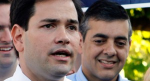 El senador Marco Rubio tiene todas las excusas que se mantenga alejado de su viejo amigo el sur de Florida el representante David Rivera. Rivera se enfrenta a investigaciones federales y estatales que se derivan de su conducta en la Legislatura de la Florida, mientras que Rubio está tratando de proyectar una imagen limpia y mientras se enfrenta a un escrutinio nacional y encabeza la lista de prospectiva la vicepresidencia del Partido Republicano. Foto/AP El senador Marco Rubio tiene todas las excusas que se mantenga alejado de su viejo amigo el sur de Florida el representante David Rivera. Rivera se enfrenta a investigaciones federales y estatales que se derivan de su conducta en la Legislatura de la Florida, mientras que Rubio está tratando de proyectar una imagen limpia y mientras se enfrenta a un escrutinio nacional y encabeza la lista de prospectiva la vicepresidencia del Partido Republicano. Foto/AP