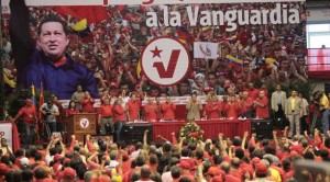 QPM.ORG. En el número anterior de QPM.ORG. expresamos que en opinión de nuestros Columnistas Políticos, y en especial la de nuestro Director, el Dr. José R. Alfonso, guste o no, Hugo Chávez Frías resultaría nuevamente reelecto en las próximas elecciones. Nuestros columnistas políticos regularmente son llamados por aspirantes e incumbentes de la Gerencia Política para trabajar en sus campañas. El Dr. Alfonso ha dirigido varias campañas políticas en el Sur de la Florida para Alcaldes, Comisionados y Congresistas Estatales e impartido Semanarios Políticos en América Latina para los equipos de trabajo de campaña para candidatos presidenciales en la República de Panamá, Republica Dominicana, Bolivia entre otros. QPM.ORG. En el número anterior de QPM.ORG. expresamos que en opinión de nuestros Columnistas Políticos, y en especial la de nuestro Director, el Dr. José R. Alfonso, guste o no, Hugo Chávez Frías resultaría nuevamente reelecto en las próximas elecciones. Nuestros columnistas políticos regularmente son llamados por aspirantes e incumbentes de la Gerencia Política para trabajar en sus campañas. El Dr. Alfonso ha dirigido varias campañas políticas en el Sur de la Florida para Alcaldes, Comisionados y Congresistas Estatales e impartido Semanarios Políticos en América Latina para los equipos de trabajo de campaña para candidatos presidenciales en la República de Panamá, Republica Dominicana, Bolivia entre otros.