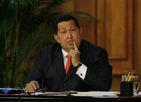 El presidente de Venezuela Hugo Chávez hace un gesto durante una ceremonia con motivo del 229no aniversario del nacimiento de Simón Bolivar, el héroe de la independencia de Venezuela, el martes 24 de julio del 2012. Venezuela se retirará de la Corte Interamericana de Derechos Humanos (CorteIDH) en protesta por una reciente sentencia de este organismo a favor de un venezolano acusado de participar en ataques contra sedes diplomáticas en 2003, anunció el presidente Chávez. AP/Fernando Llano