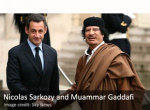 Casi un año después de la muerte sensacional de coronel Muammar Gaddafi en Libia fuentes han afirmado que un agente de la inteligencia francesa (DGSE) mató al líder libio, actuando bajo las órdenes del gobierno francés. Uno de los periódicos más reconocidos de Italia, Corriere della Sera, publicó un informe afirmo que el supuesto agente de inteligencia francés actuaba bajo instrucciones directas del gobierno francés. El diario dijo que la orden había bajado de la oficina del presidente francés, Nicolas Sarkozy.