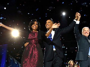 Los Estados Unidos celebraron elecciones anoche, y no cambió nada. Barack Obama sigue siendo presidente. Los demócratas mantienen el control del Senado con una mayoría de no filibustero a prueba. Los republicanos mantienen el control de la Cámara de Representantes.