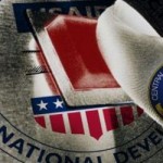 El Ministerio de Relaciones Exteriores de Cuba ha acusado a diplomáticos de EE.UU. de establecer “centros ilegales de Internet” en La Habana, como parte de un esfuerzo más amplio para construir un movimiento opositor. La vocero del Departamento de Estado Victoria Nuland, al hablar a reporteros en Washington el 2 de noviembre, replicó: “Somos totalmente culpables de esas acusaciones.