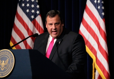 Recaudación de fondos en casa de lujo súper cabildero podría marcar gobernador de Nueva Jersey riquezas. Foto: Gobernador de Nueva Jersey Chris Christie, habla durante las Perspectivas sobre el Foro de Liderazgo en Simi Valley, California Jae C. Hong / Cortesía de AP