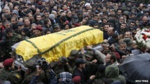 El asesinato del comandante de Hezbollah Hassan Lakkis en Beirut, este 3 de diciembre, envió ondas de choque en todo el Oriente Medio. Lakkis estaba a cargo de las armas avanzadas de planificación para el grupo militante chiíta que controla grandes áreas del Líbano.