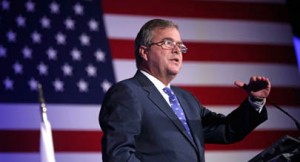 QPM.ORG. Es incuestionable, para los Republicanos de la Florida que Jeb Bush es el candidato idóneo por el Partido Republicano para ser el candidato a la Presidencia de los EE.UU. para el 2016. Criterio mantenido a pesar de la “traición” del también aspirante a esa candidatura Marcos “El Camaleón” Rubio, actual Senador Federal por este Estado, a “su padrino político” quien le condujo de la mano e impuso dentro del Partido Republicano Estatal hasta convertirlo en el speaker de la Cámara de Representante en Tallahassee, Fl.