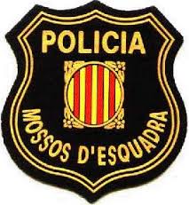 Mossos d'Esquadra capturaron en Barcelona, en la localidad catalana de Manresa a dos agentes de los Servicios Especiales franceses (DGSE) con un rifle de francotirador (con una luz láser telescópica y un silenciador) de diseño personalizado.  