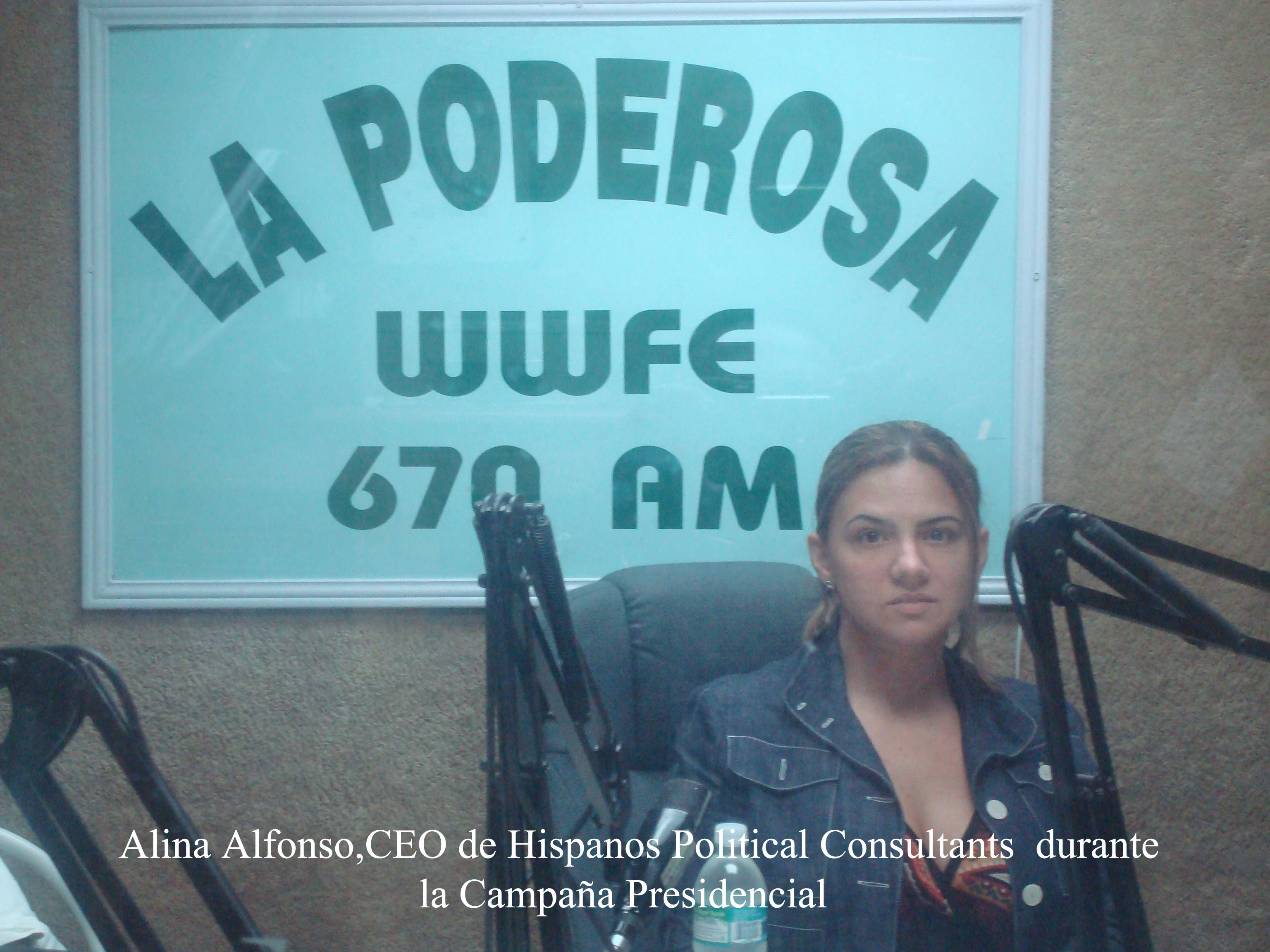 Alina Alfonso, Especialista en Campañas Políticas Mediáticas, Analista Política, presentadora de Noticias de TeleMiami durante una de sus numerosas conducciones en la radio hispana del Sur de la Florida. En esta ocasión en WWFE “La Poderosa” 670AM, Campaña de Obama 2008. Foto/Cortesía de QPM.ORG - See more at: http://www.codigoabierto360.com/2013/04/quien-es-nuestro-publisher-el-dr-jose-r-alfonso/#sthash.qeZ7J5qO.dpuf