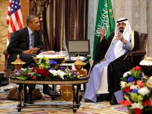 Por su parte, la prensa siria ha acusado también a Arabia Saudí y Qatar de apoyar al grupo terrorista y a las potencias occidentales de conocer este hecho y hacer la vista gorda sobre él. Foto: Barack Obama y el rey Abdallah de Arabia Saudí. Cortesía de REUTERS