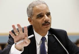 Eric Holder, comentó que "mientras que a mí como fiscal general, ningún periodista que este haciendo su trabajo va a ir a la cárcel"