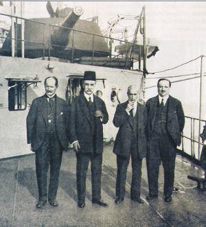 En junio de 1919, a bordo de un buque de guerra de los aliados en el camino a París, se sentó Damat Ferid Pasha, gran visir de un tambaleante Imperio Otomano. El estadista anciano, luciendo un fez rojo icónico y que cuenta con una bigote impecablemente acicalado, que se celebró en sus manos un memorando que iba a presentar a las potencias aliadas en el Quai d'Orsay