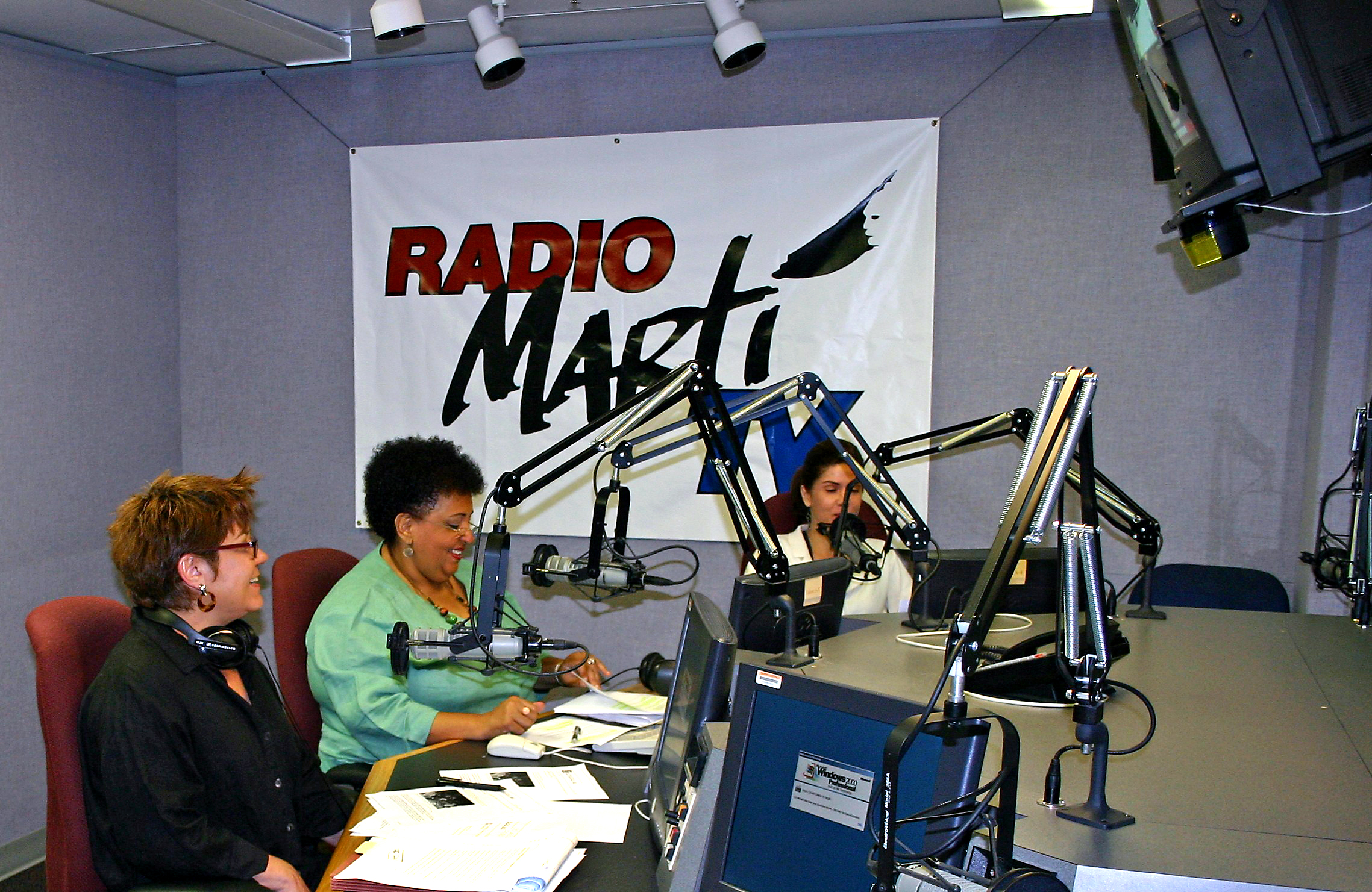 La Junta de Gobernadores de Radiodifusión propone la creación de una nueva organización privada que llevará a cabo los programas de la BBG en América Latina y el Caribe, incluyendo Cuba.