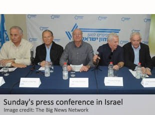 Entre los numerosos oradores en la conferencia de prensa estaba el veterano y condecorado General de Amnón Reshef de la guerra de Israel 1973. Él apeló a Netanyahu a no asistir a su viaje a los EE.UU. y dejar de criticar a la administración de Obama "antes de que sea demasiado tarde".