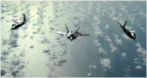 EE.UU. también está considerando la posibilidad de desplegar en Europa aviones caza de quinta generación F-22 Raptor.
