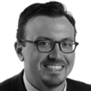 Mike DeBonis cubre el Congreso y la política nacional para el diario The Washington Post. Cubrió previamente la política de DC y el gobierno 2007-2015.