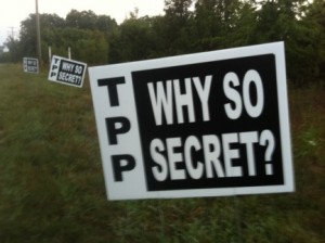 Como he escrito en artículos anteriores, los detalles de las negociaciones del TPP y el texto del TPP son secretos, así como sucede con el TTIP. A los funcionarios gubernamentales de los países miembros no se les permite conocer todos los detalles del tratado, ni están autorizados a revelar lo que saben al público. Se trata de una dictadura oligárquica de las empresas a escala global.