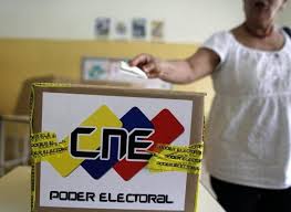 El D6, aprovechando la oportunidad de un ejercicio electoral, la mayoría, incluida parte del activo chavista, castigó no solo el desempeño político y gubernamental, sino probablemente elementos de la estructura del proyecto. De hecho, es probable que algunos destacamentos de la izquierda latinoamericana estén cometiendo el error de asumir los triunfos electorales con revoluciones, y desde el poder se planteen objetivos que sobrepasan el mandato popular.