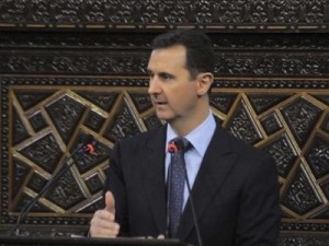 La eliminación del presidente democráticamente electo de Siria es un objetivo de guerra de los halcones liberales y los neoconservadores estadounidenses. La neutralización de Assad implicaría la caída del régimen, de la misma manera como el linchamiento de Kadhafi hundió Libia en el caos. Hoy resulta imposible salvar al pueblo sirio sin respaldar a su presidente, Bachar al-Assad.