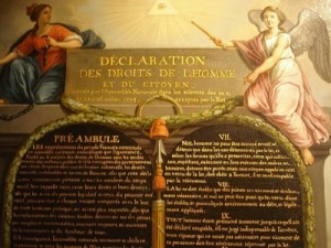 Un principio fundamental de las sociedades republicanas es que, para ser legítima, la Justicia debe aplicarse a todos por igual (Artículo 6 de la Declaración de Derechos del Hombre y del Ciudadano de 1789). Sin embargo, desde su creación, el Consorcio Internacional de Periodistas de Investigación se abstiene sistemáticamente de revelar los crímenes de Estados Unidos, contribuyendo así a incrementar las injusticias.