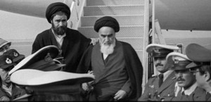 Archivos desclasificados muestran que el ayatolá Jomeini, que llevó a Irán a la Revolución Islámica de 1979, tenía un canal secreto de comunicación con los Estados Unidos, e incluso envió una carta personal al presidente de Estados Unidos Jimmy Carter.