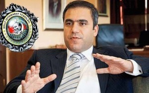 Fidan ha declarado que “ISIS” es una realidad y debemos admitir que no podemos eliminar un estado bien organizado y popular como el Estado islámico; por lo tanto, invito a mis colegas occidentales a revisar sus mentalidades sobre las corrientes políticas islámicas, y dejar de lado sus mentalidades cínicas y frustrar los planes de Vladimir Putin para aplastar a los revolucionarios islámicos sirios”… añadiendo “es indispensable que el Emirato islámico abra un consulado, o al menos una oficina política, en Estambul con el fin de responder a los numerosos yihadistas que entran en Turquía para unirse a la “revolución” islamista en Siria…”