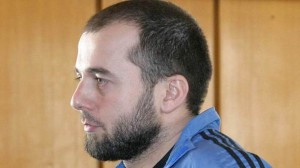 El checheno Ahmed Chataev estaba en una lista de terroristas de Rusia desde 2003, pero recibió asilo en Austria después de que afirmara que había sido severamente torturado y que estaba bajo la persecución de las autoridades rusas. Chataev fue detenido más tarde en Suecia después de que descubrieran rifles Kalashnikov, explosivos y municiones en su coche…pero él sólo pasó poco más de un año en prisión.